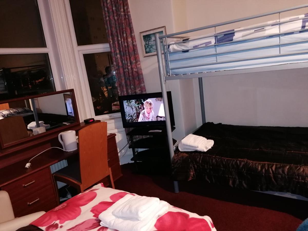 Overton Villa Hotel Llandudno Extérieur photo