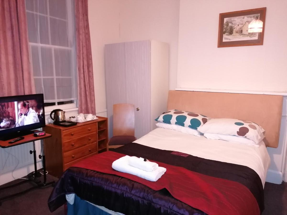 Overton Villa Hotel Llandudno Extérieur photo