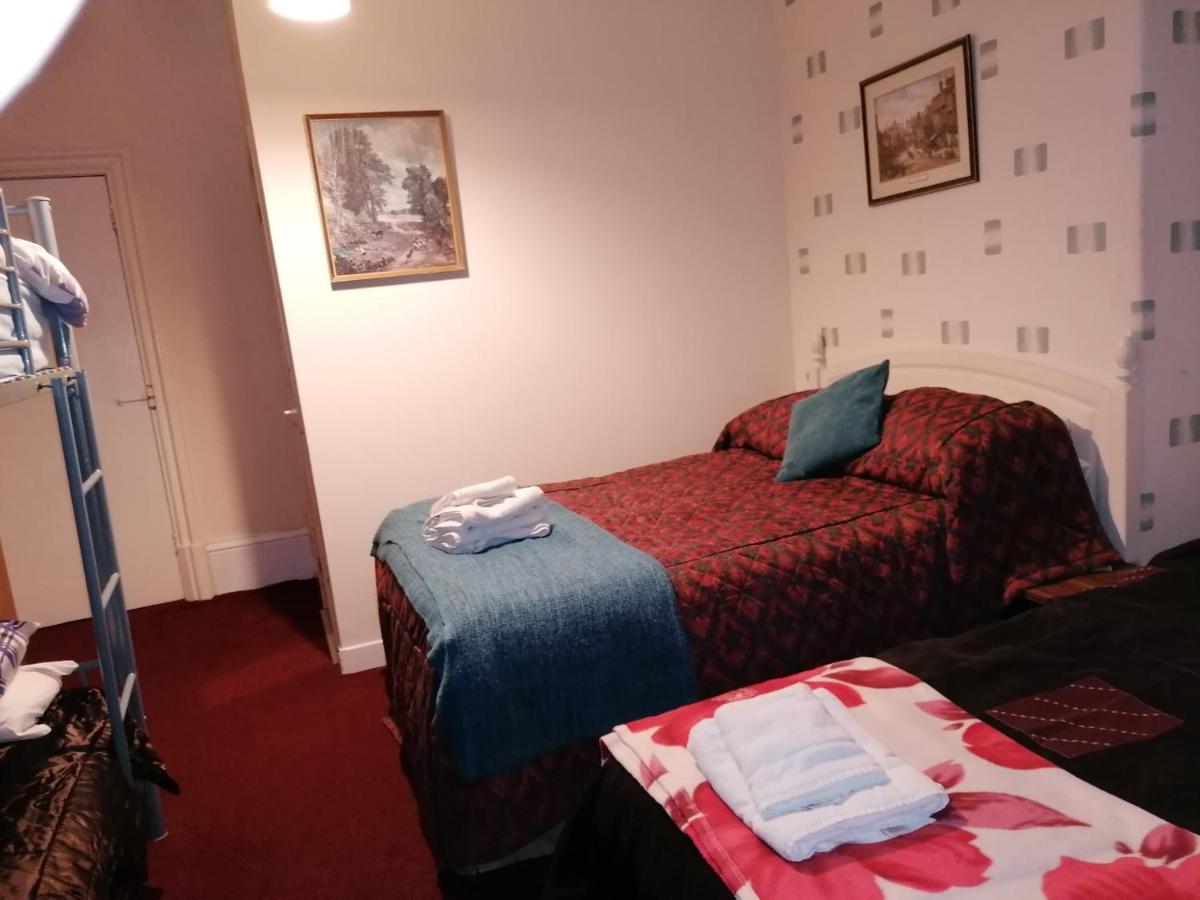 Overton Villa Hotel Llandudno Extérieur photo