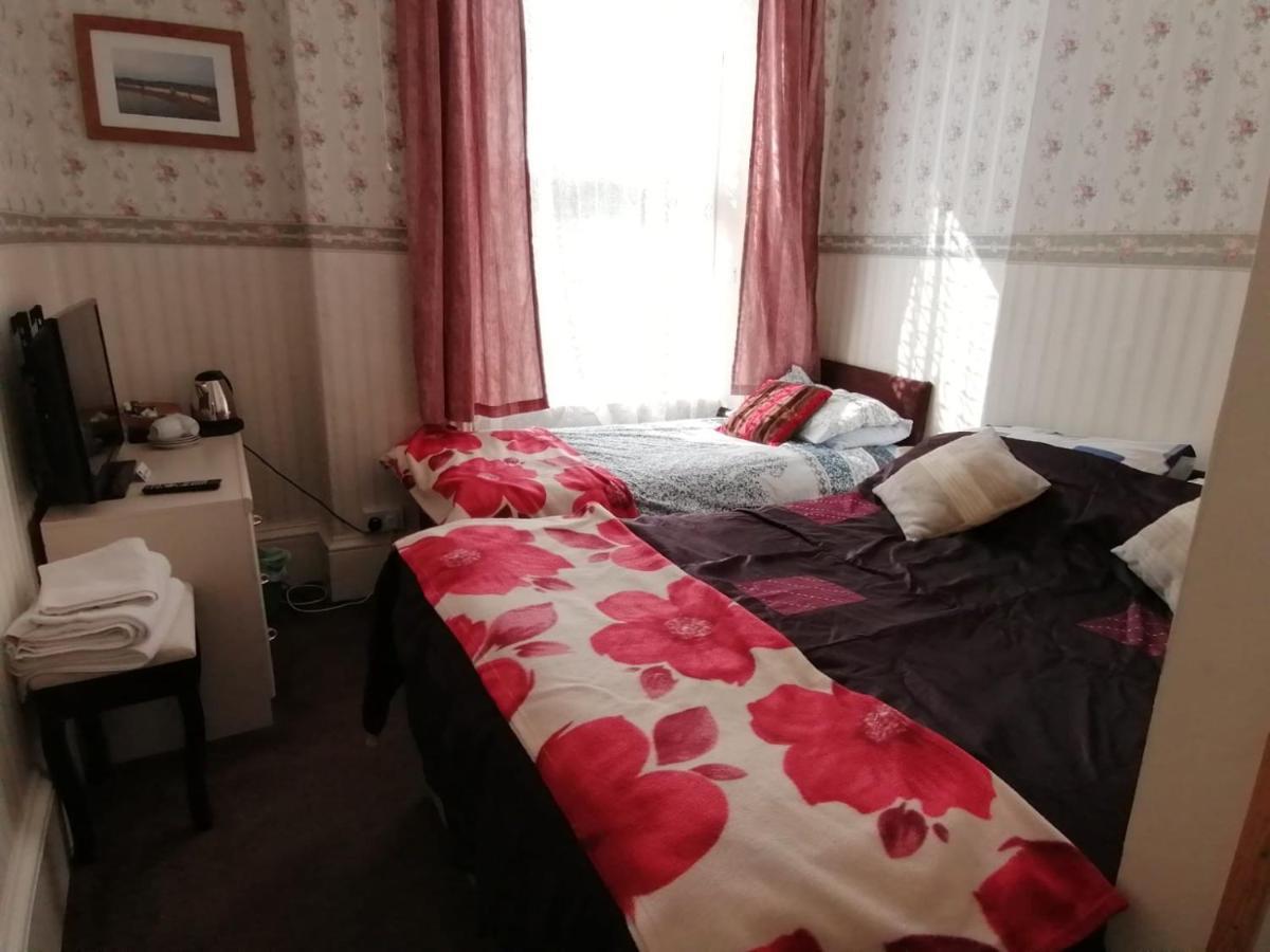 Overton Villa Hotel Llandudno Extérieur photo