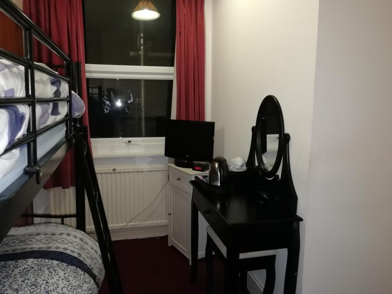 Overton Villa Hotel Llandudno Extérieur photo
