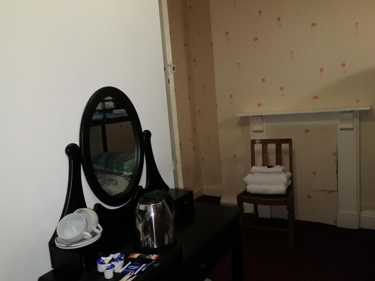 Overton Villa Hotel Llandudno Extérieur photo
