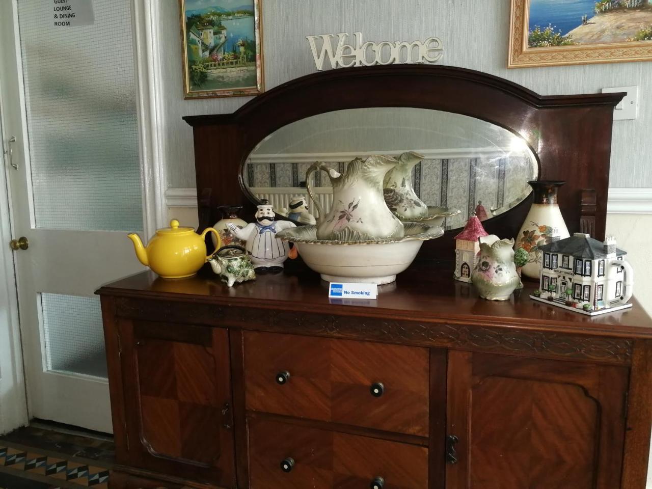 Overton Villa Hotel Llandudno Extérieur photo