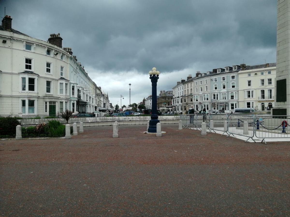 Overton Villa Hotel Llandudno Extérieur photo
